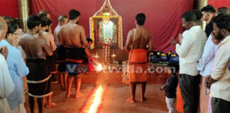 ವಿಟ್ಲ: ಶ್ರೀ ಅಯ್ಯಪ್ಪ ಸ್ವಾಮಿ ಭಕ್ತವೃಂದದಿಂದ ಇರುಮುಡಿ ಕಟ್ಟುವ ಕಾರ್ಯಕ್ರಮ