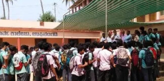 ಉಪ್ಪಿನಂಗಡಿ: ಕೋರ್ಟ್ ಆದೇಶಕ್ಕೆ ತಲೆಬಾಗಿದ ವಿದ್ಯಾರ್ಥಿನಿಯರು ಕಾಲೇಜಿನ ಸಮವಸ್ತ್ರ ನಿಯಮಾವಳಿ ಪಾಲಿಸಿ ತರಗತಿಗೆ ಹಾಜರ್