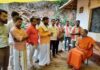 ವಿಟ್ಲ: ಆತ್ಮಹತ್ಯೆಗೈದ ಅಪ್ರಾಪ್ತ ಬಾಲಕಿ ಮನೆಗೆ ವಜ್ರದೇಹಿ ಮಠದ ಶ್ರೀ ರಾಜಶೇಖರಾನಂದ ಸ್ವಾಮೀಜಿ ಭೇಟಿ
