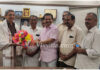 ಪುತ್ತೂರು: ಜಿ. ಎಲ್. ಆಚಾರ್ಯ ಸಂಸ್ಥೆಯ ನಿರ್ದೇಶಕ ಜಿ.ಎಲ್.ಬಲರಾಮ್ ಆಚಾರ್ಯ ಅವರಿಗೆ “ವಿಜಯರತ್ನ-2022” ಪ್ರಶಸ್ತಿ – ಶಾಸಕ ಸಂಜೀವ ಮಠಂದೂರು ಮತ್ತು ಮಾಜಿ ಶಾಸಕಿ ಶಕುಂತಲಾ ಶೆಟ್ಟಿ ಅವರಿಂದ ಅಭಿನಂದನೆ