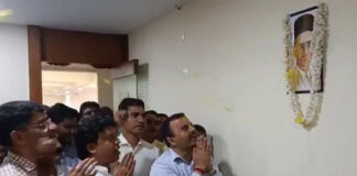 ಮಂಗಳೂರು ಮಹಾನಗರ ಪಾಲಿಕೆಯ ಸುರತ್ಕಲ್ ಕಚೇರಿಯಲ್ಲಿ ಸಾವರ್ಕರ್ ಪೋಟೋ