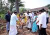 ಪುತ್ತೂರು: ಆರ್ಲಪದವು ವಿದ್ಯಾಶ್ರೀ ಫ್ರೆಂಡ್ಸ್ ಚಾರಿಟೇಬಲ್ ಟ್ರಸ್ಟ್ನ ಸಾರಥ್ಯದಲ್ಲಿ ಪಾಣಾಜೆ ಒಡ್ಯ ಶಾಲೆಗೆ ಅಡಿಕೆ ತೋಟ ಹಸ್ತಾಂತರ- ಪತ್ರಕರ್ತ ಸಂತೋಷ್ ಕುಮಾರ್ ಗೆ ಸನ್ಮಾನ