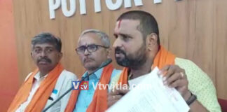 ಪುತ್ತೂರು: ಹಿಂದೂ ಭಜಕರ ವಿರುದ್ಧ ಅವಹೇಳನಕಾರಿ ಪೋಸ್ಟ್ ಹಾಕಿದ ಅರಣ್ಯ ಅಧಿಕಾರಿ ಅಮಾನತುಗೊಳಿಸಿ ಬಂಧಿಸುವಂತೆ ಹಿಂದೂ ಸಂಘಟನೆಗಳ ಆಗ್ರಹ; ದ.ಕ ಜಿಲ್ಲೆಯ ಐದು ಠಾಣೆಯ ಎದುರು ಪ್ರತಿಭಟನೆ ನಡೆಸುವುದಾಗಿ ಎಚ್ಚರಿಕೆ