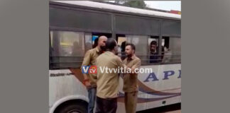 ಉಡುಪಿ: ಟೈಮಿಂಗ್ ವಿಚಾರದಲ್ಲಿ ರೋಡ್ನಲ್ಲೇ ಕಿತ್ತಾಡಿಕೊಂಡ ಖಾಸಗಿ ಬಸ್ ನಿರ್ವಾಹಕರು; ಸಾಮಾಜಿಕ ಜಾಲತಾಣದಲ್ಲಿ ವಿಡಿಯೋ ವೈರಲ್