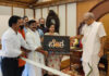 “ಬೇರ” ಸಿನಿಮಾದ ಟ್ರೈಲರ್ ನ್ನು ಬಿಡುಗಡೆಗೊಳಿಸಿದ ಶ್ರೀ ಕ್ಷೇತ್ರ ಧರ್ಮಸ್ಥಳದ ಧರ್ಮಾಧಿಕಾರಿ ಡಾ. ಡಿ ವೀರೇಂದ್ರ ಹೆಗ್ಗಡೆ