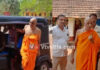 ವಿಟ್ಲ: ರಿಕ್ಷಾದಲ್ಲಿ ಬಂದು ಮತದಾನ ಮಾಡಿದ ಒಡಿಯೂರು ಶ್ರೀ ಗುರುದೇವಾನಂದ ಸ್ವಾಮೀಜಿ