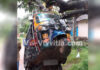 ವಿಟ್ಲ: ರಸ್ತೆಯ ಅಂಚಿನಲ್ಲೇ ಅಪಾಯಕಾರಿ ಮರ; ಮರಕ್ಕೆ ಸಿಕ್ಕಿ ಹಾಕಿಕೊಂಡ ರಿಕ್ಷಾ – ಮರ ತೆರವುಗೊಳಿಸಲು ಆಗ್ರಹ