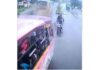 ಸುರತ್ಕಲ್ : ಖಾಸಗಿ ಬಸ್ – ಬೈಕ್ ಗೆ ಡಿಕ್ಕಿ : ಇಬ್ಬರು ಯುವಕರು ಗಂಭೀರ