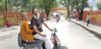 ಆಧುನಿಕ ಶ್ರವಣ ಕುಮಾರ – ಹಳೆ ಸ್ಕೂಟರ್ನಲ್ಲಿ ತಾಯಿಯೊಂದಿಗೆ ದೇಶ ಸುತ್ತಾಟ