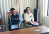 ಒಂದೇ ಹುದ್ದೆಗೆ ಇಬ್ಬರ ಗುದ್ದಾಟ- ಅಕ್ಕಪಕ್ಕ ಕುರ್ಚಿ ಹಾಕಿ ಕುಳಿತ ಸರ್ಕಾರಿ ಅಧಿಕಾರಿಗಳು