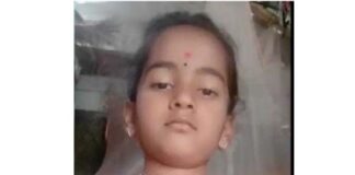 ಶಾಲೆಯಿಂದ ದೇವಸ್ಥಾನಕ್ಕೆ ದೀಪ ಹಚ್ಚಲು ಹೋದ ಬಾಲಕಿ ಬೆಂಕಿ ತಗುಲಿ ಮೃತ್ಯು..! ಶಿಕ್ಷಕರು ಅಮಾನತು