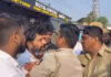 ಮಂಗಳೂರು: ಕಾಂಗ್ರೆಸ್ ಅಭ್ಯರ್ಥಿ ಪದ್ಮರಾಜ್ ಮತ ಚಲಾಯಿಸಲು ಬಂದಾಗ ಬಿಜೆಪಿ ಕಾರ್ಯಕರ್ತರಿಂದ ಗಲಾಟೆ