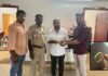 ಕಲ್ಲಡ್ಕ ಪರಿಸರದಲ್ಲಿ ಚಿನ್ನದ ಬಳೆ ಸಿಕ್ಕಿದ ಪ್ರಕರಣ: ವಿಟಿವಿ ವರದಿಯ ಫಲಶ್ರುತಿ-ಹಸ್ತಾಂತರ : ಲಕ್ಷಾಂತರ ರೂ. ಮೌಲ್ಯದ ಚಿನ್ನವನ್ನು ವಾರಿಸುದಾರರಿಗೆ ಮರುನೀಡಿದ ಚಿಂತನ್ ವಿನ್ಯಾಸರವರಿಗೆ ಎಲ್ಲೆಡೆ ಪ್ರಶಂಸೆ