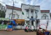 ಪುತ್ತೂರು ನಗರಸಭೆಯ ಗೇಟಿನಲ್ಲಿ ಹಾರಾಡಿದ ಹಸಿರು ಧ್ವಜ : ಹಿಂ. ಜಾ .ವೇ. ಎಚ್ಚರಿಕೆಗೆ ಎಚ್ಚೆತ್ತ ಪುತ್ತೂರು ನಗರಸಭೆ – ಹಸಿರು ಧ್ವಜ ತೆರವು