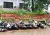 ಮಂಗಳೂರು ಮಳೆ ಅಬ್ಬರಕ್ಕೆ ಅಪಾರ ಹಾನಿ – ತಡೆಗೊಡೆ ಕುಸಿದು ಹಲವಾರು ಬೈಕ್ ಗೆ ಹಾನಿ