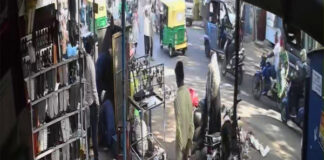 ಬೆಂಗಳೂರು: ಫ್ಲೈಟ್ನಲ್ಲಿ ಬಂದು BSNL ಸಮವಸ್ತ್ರ ಧರಿಸಿ ತಾಮ್ರದ ತಂತಿ ಕದಿಯುತ್ತಿದ್ದ ಕಳ್ಳರ ಬಂಧನ!