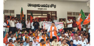 ಹಕ್ಕುಪತ್ರಕ್ಕಾಗಿ ಅಹೋರಾತ್ರಿ ಧರಣಿ