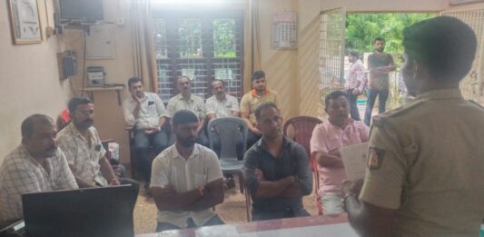 ಅಪ್ರಾಪ್ತರಿಗೆ ಮದ್ಯ ಮಾರಾಟ ಬೇಡ: ವಿಟ್ಲ ಠಾಣೆಯಲ್ಲಿ ಬಾರ್, ವೈನ್ ಶಾಪ್ ಮಾಲೀಕರ ಸಭೆ
