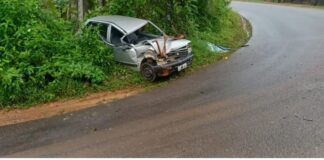 ವಿಟ್ಲ: ಕೆಂಪು ಕಲ್ಲು ಸಾಗಾಟ ಲಾರಿ-ಕಾರು ಡಿಕ್ಕಿ; ಇಬ್ಬರು ಅಪಾಯದಿಂದ ಪಾರು