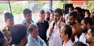 ಪೆರುವಾಯಿಯಲ್ಲಿ ಸಾರ್ವಜನಿಕ ಬೃಹತ್ ಪ್ರತಿಭಟನೆ, ಹೆದ್ದಾರಿ ಬಂದ್ ಮಾಡುವ ಎಚ್ಚರಿಕೆ!
