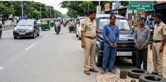 ರಸ್ತೆಯಲ್ಲಿ ಮೊಳೆಗಳನ್ನು ಚೆಲ್ಲಿ ವಾಹನಗಳ ಪಂಚರ್ ಮಾಡುತ್ತಿದ್ದ ಆರೋಪಿಗಳಿಬ್ಬರ ಬಂಧನ