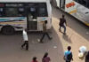 ಉಪ್ಪಿನಂಗಡಿ: ಹಾಡಹಗಲೇ ಕಬ್ಬಿಣದ ರಾಡ್ ನೊಂದಿಗೆ ಬಸ್ಸಿನೊಳಗೆ ನುಗ್ಗಿ ಪ್ರಯಾಣಿಕರ ಸಮ್ಮುಖದಲ್ಲೇ ಮಾರಾಮಾರಿ