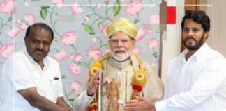 ಪ್ರಧಾನಿ ನರೇಂದ್ರ ಮೋದಿಯನ್ನು ಭೇಟಿಯಾದ ಹೆಚ್.ಡಿ. ಕುಮಾರಸ್ವಾಮಿ ಮತ್ತು ನಿಖಿಲ್ ಕುಮಾರಸ್ವಾಮಿ