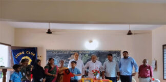 ವಿಟ್ಲ: ಕಡಂಬು ಸರ್ಕಾರಿ ಶಾಲಾ ಮಕ್ಕಳಿಗೆ ಉದ್ಯಮಿ ಕಿಶೋರ್ ಕುಮಾರ್ ಕೊಡ್ಲಮೊಗರು ಇವರ ಸಹಕಾರದಿಂದ, ಲಯನ್ಸ್ ಕ್ಲಬ್ ವಿಟ್ಲ ವತಿಯಿಂದ ಸ್ಕ್ವಾಡ್ ಡ್ರೆಸ್ ವಿತರಣೆ