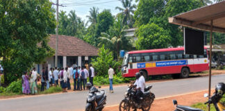 ಗುರುವಾಯನಕೆರೆ: ನಿಯಂತ್ರಣ ತಪ್ಪಿ ಮನೆಯ ಅಂಗಳಕ್ಕೆ ನುಗ್ಗಿದ ಕೆಎಸ್ಆರ್ಟಿಸಿ ಬಸ್ – ತಪ್ಪಿದ ಅನಾಹುತ